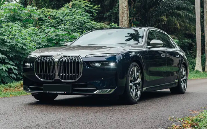 BMW 735i Pure Excellence